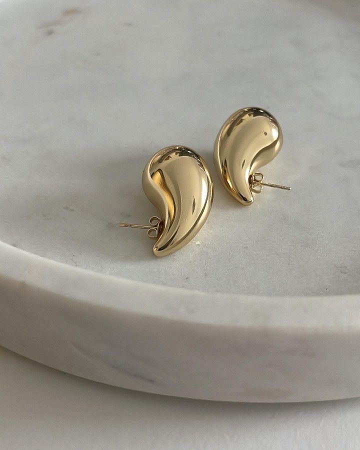 ARETES STUDS GOTAS